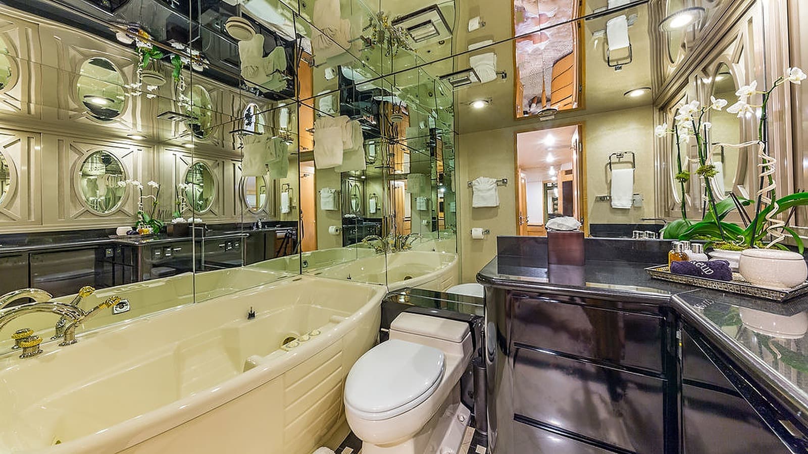 Alexandra Jane Yacht - Image 20