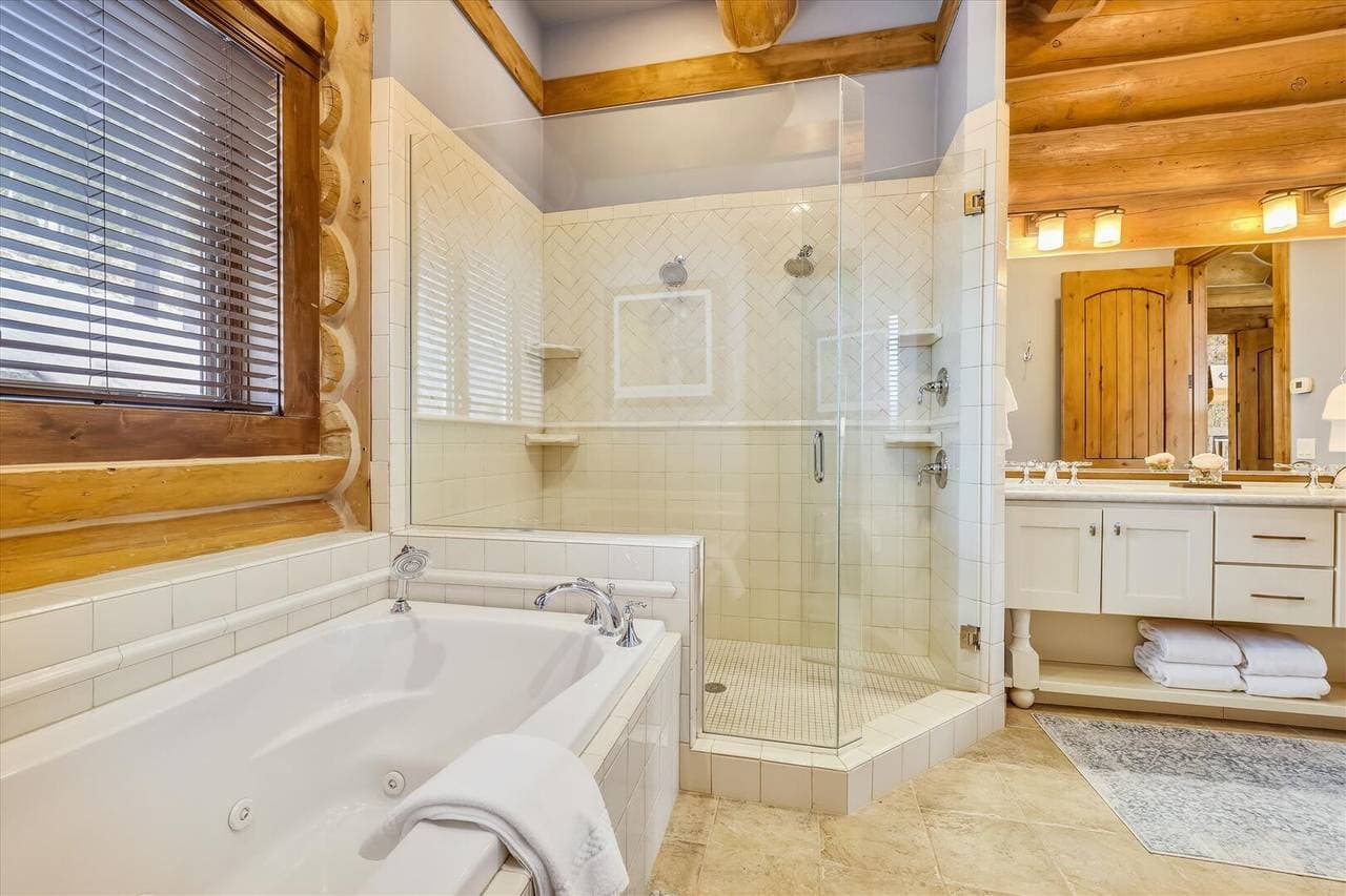 Goldenview Lodge - Image 23