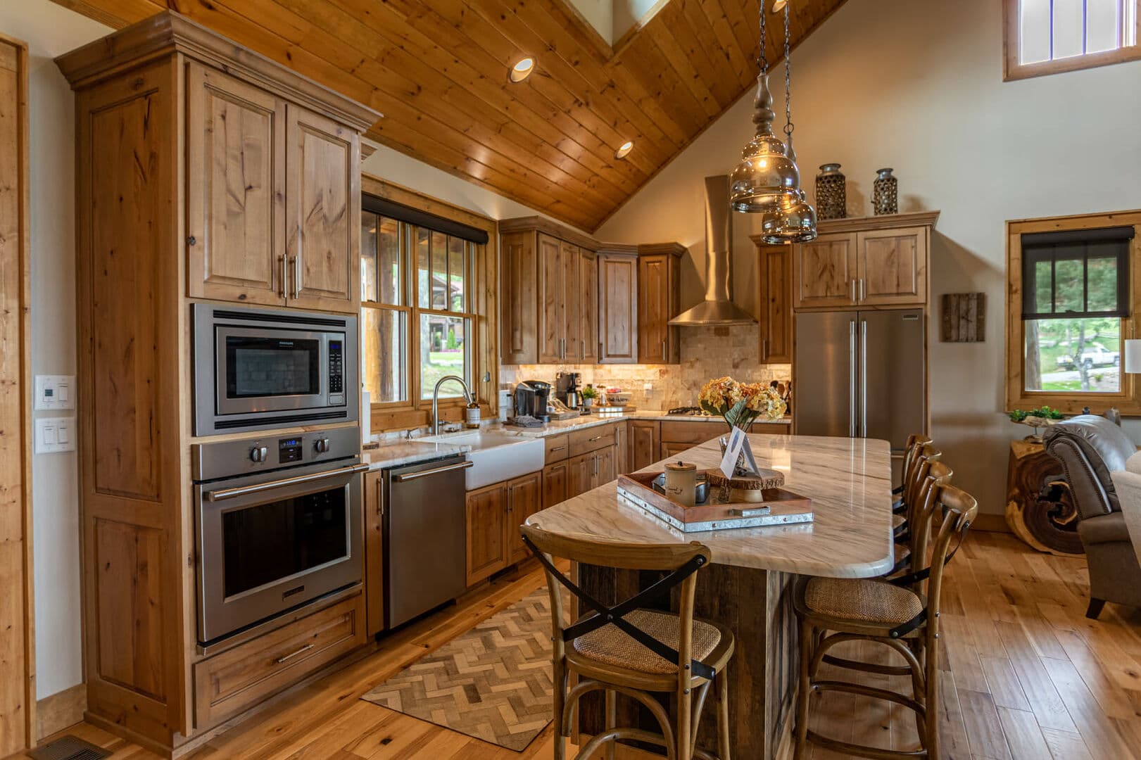 Lazy Bear Home - Image 6