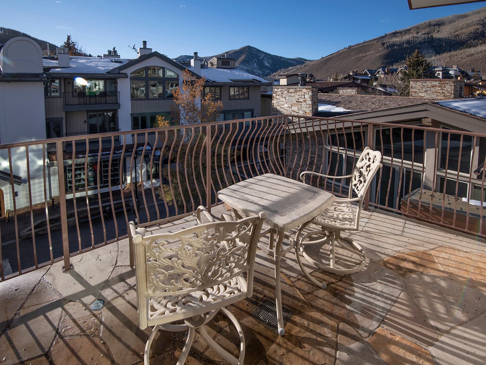 Red Lion Penthouse - Image 32