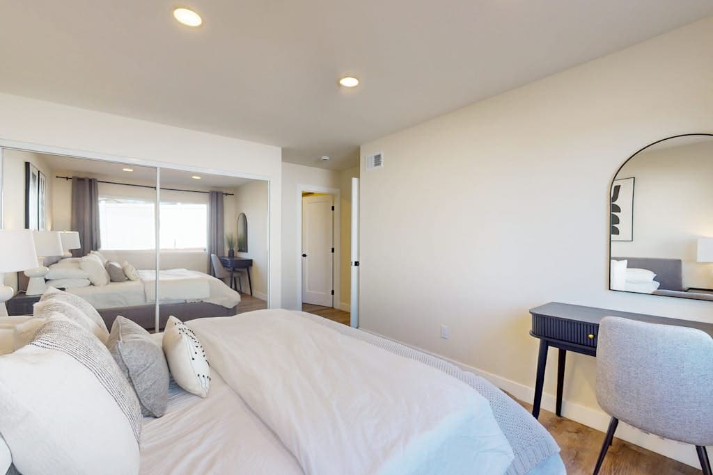 San Diego Haven - Image 8