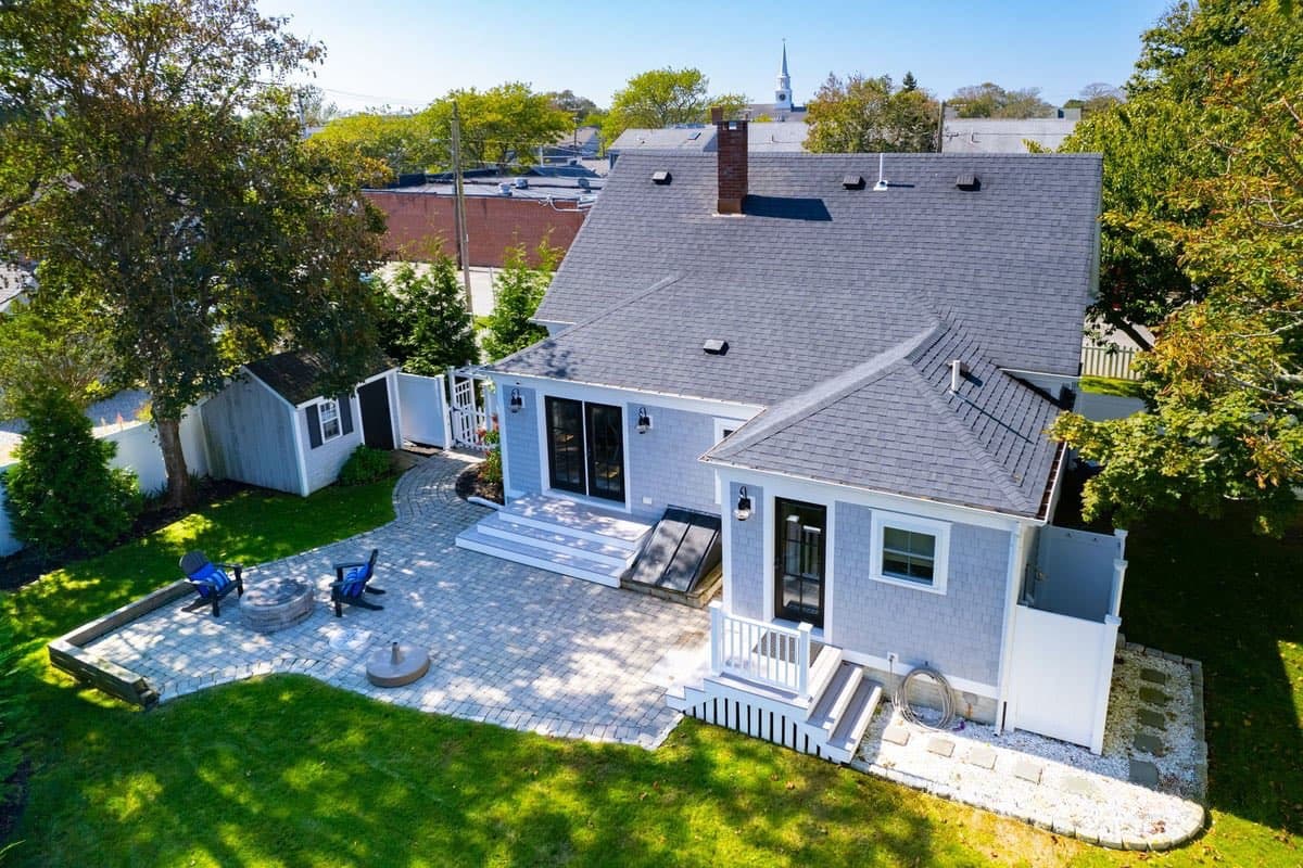 Cross Street Retreat - Image 1