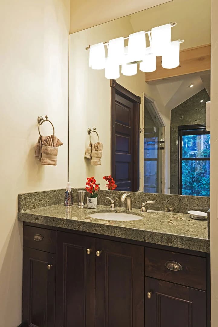 Big Game Lodge - Image 13