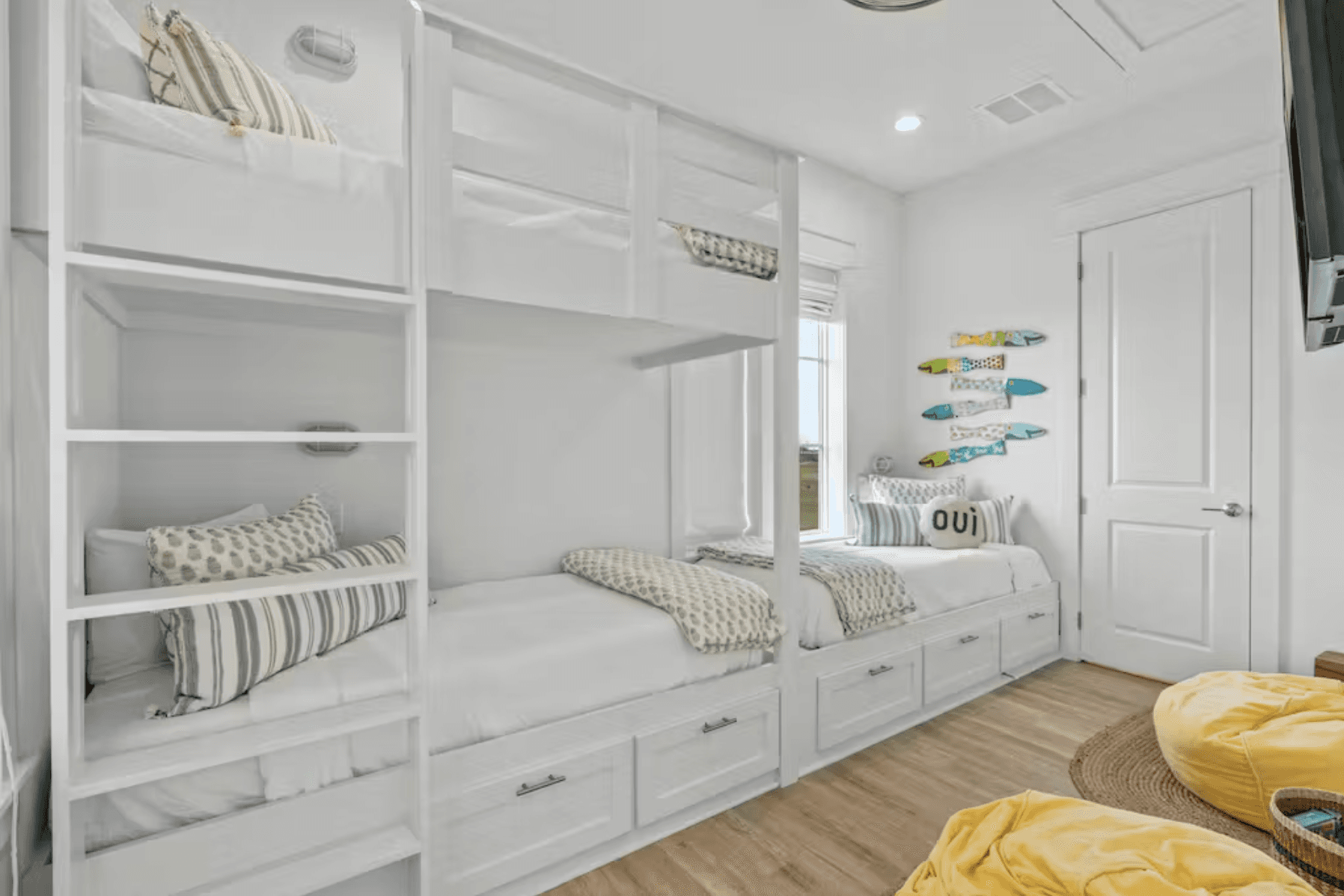 Beach Ball House - Image 35