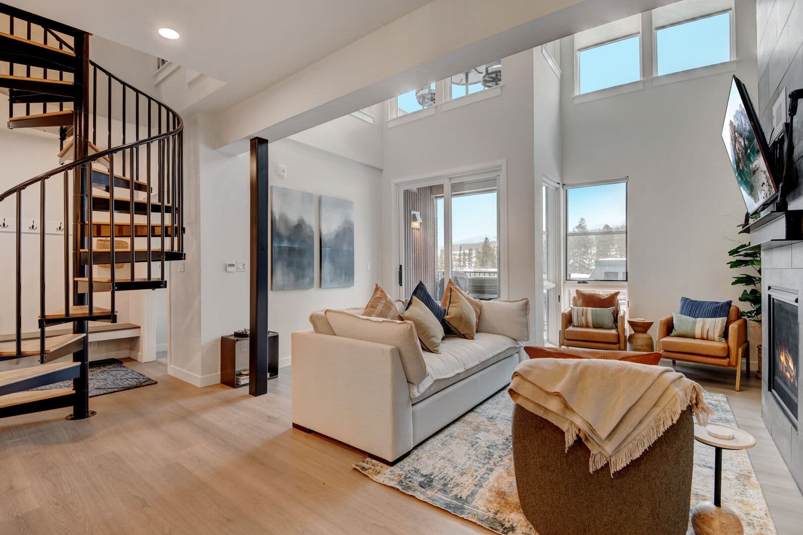 Arrow Luxury Loft #219 - Image 9