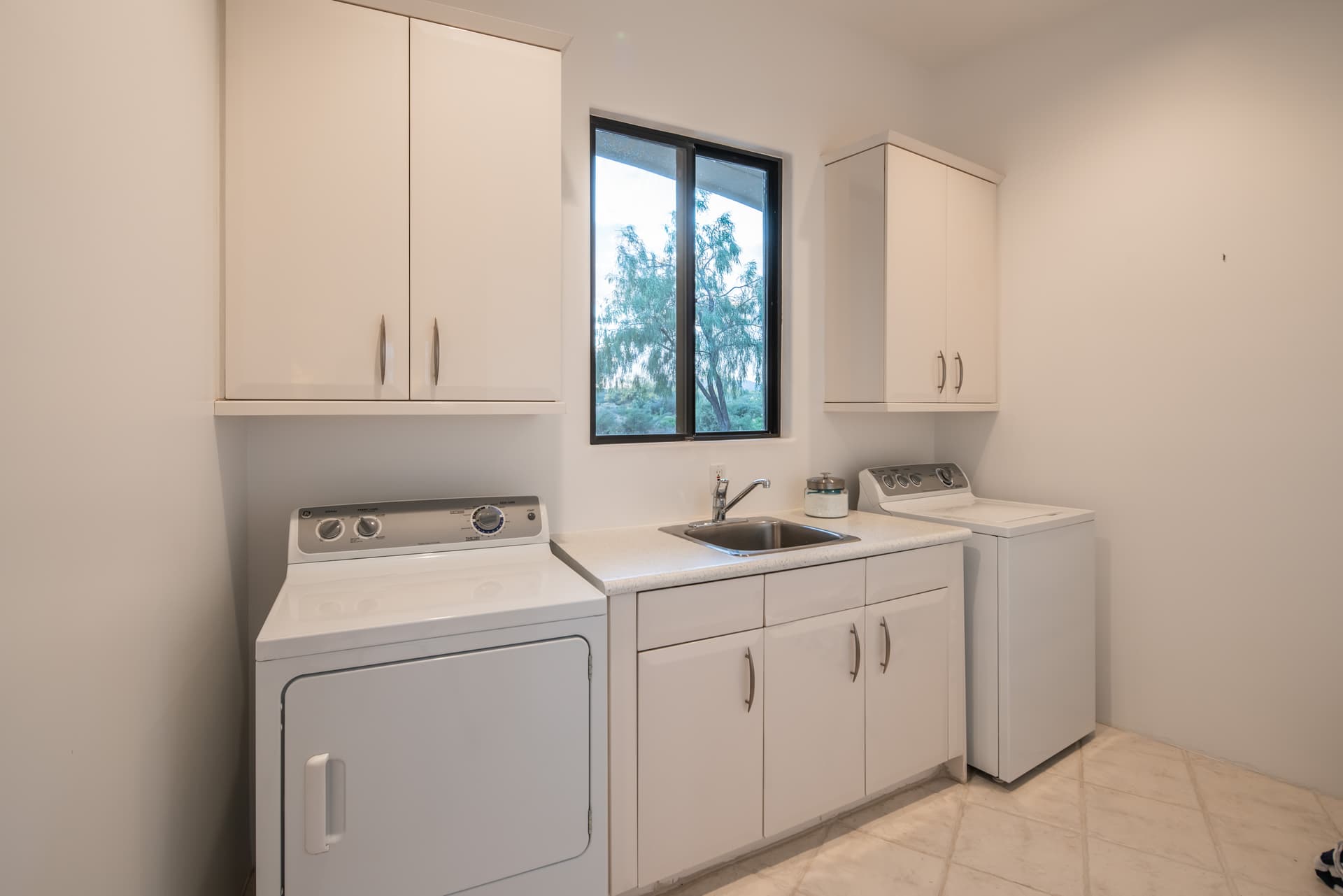 Fallbrook House - Image 31