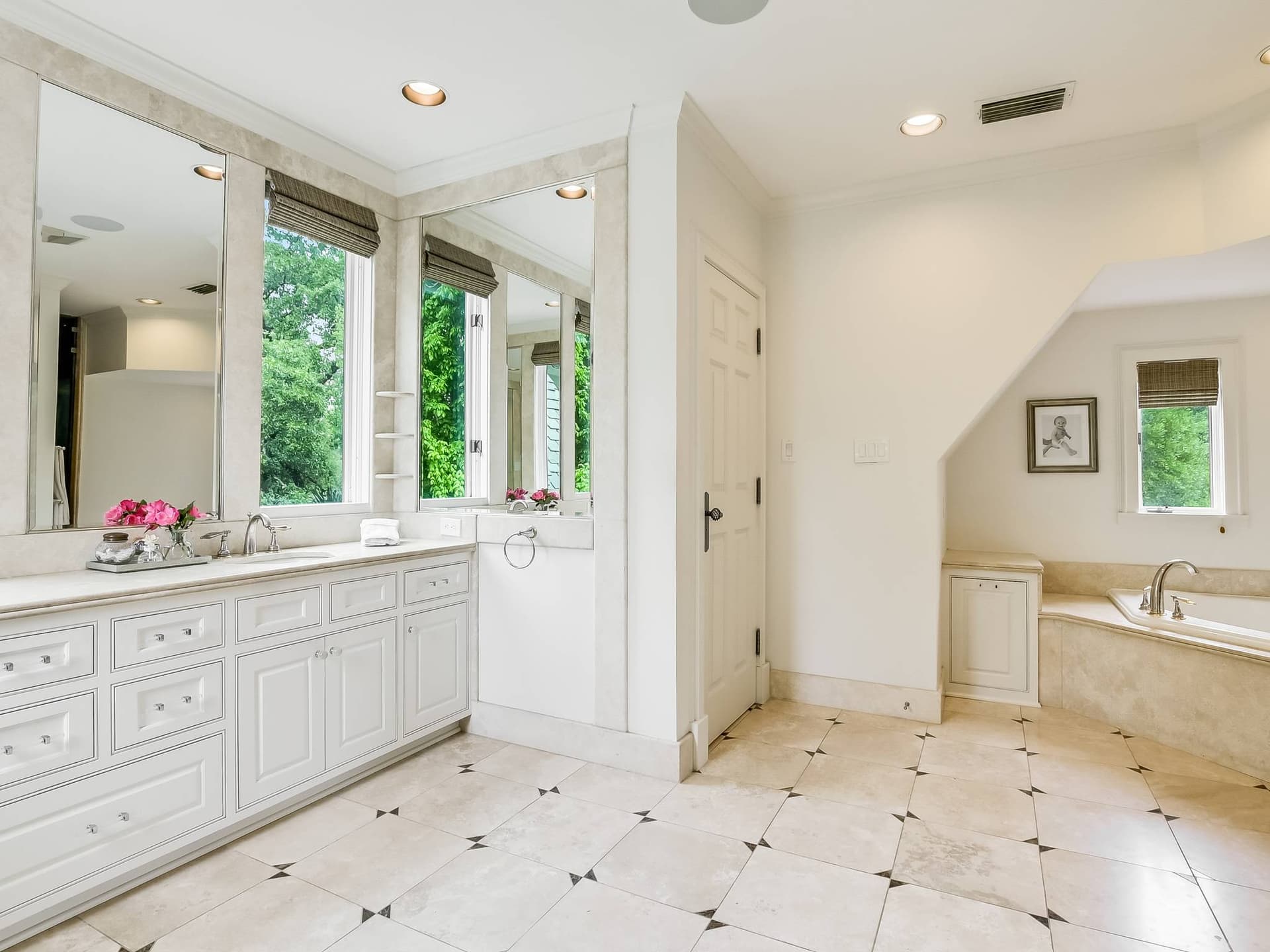 Manor on Lake Austin - Image 36