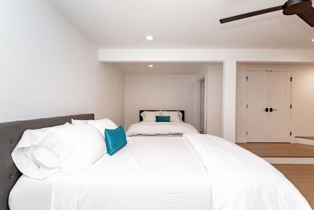 Westlake Hills Designer House - Image 29