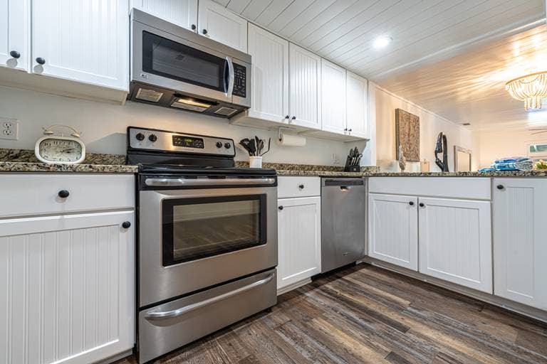 Bayou Townhome - Image 9