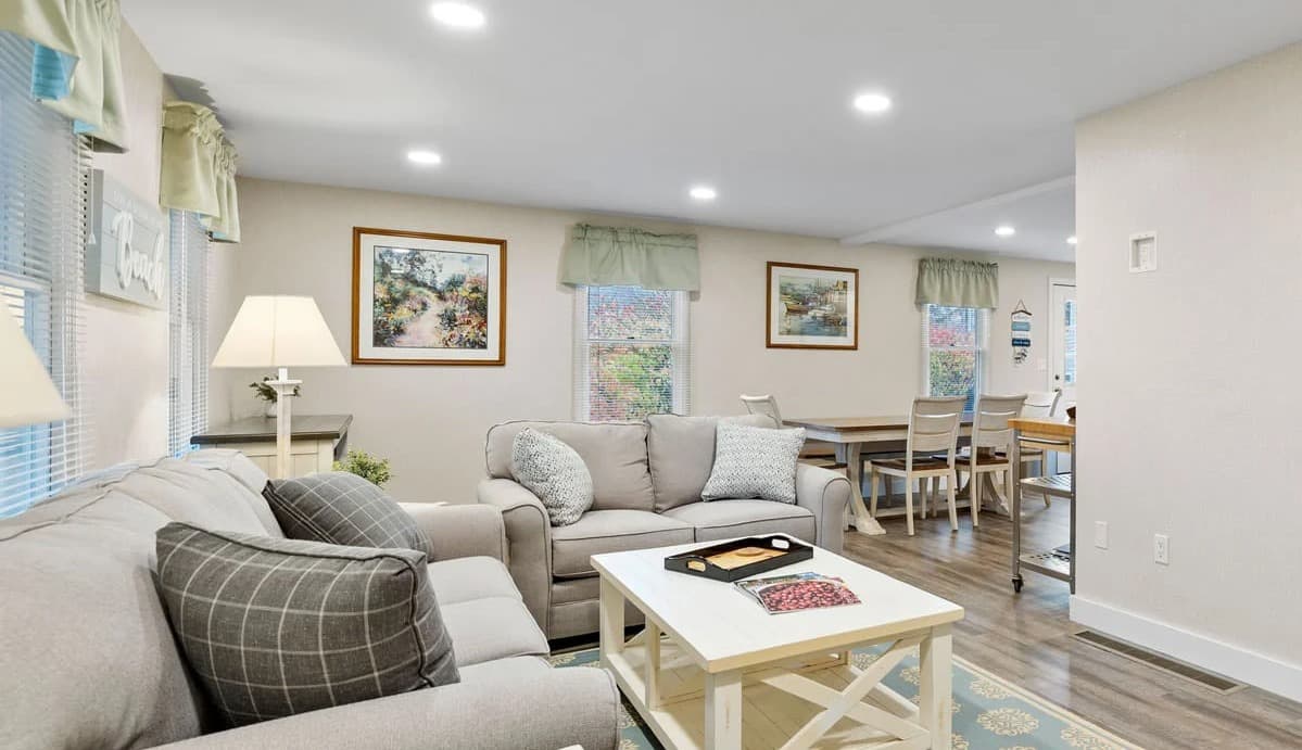 Harbor House #024Y - Image 2