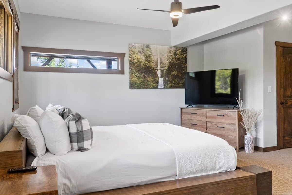 Forestlight Hideaway - Image 19