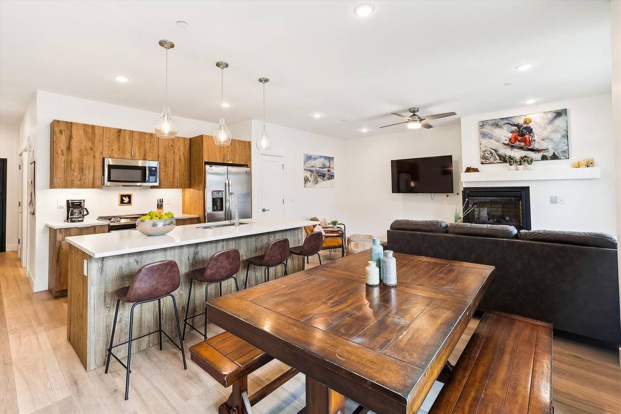 River West #522 - Image 5