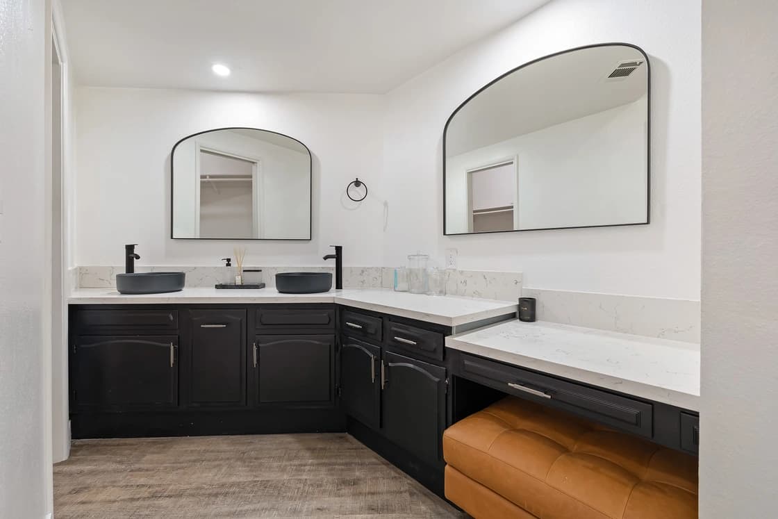 Edgy House - Image 12