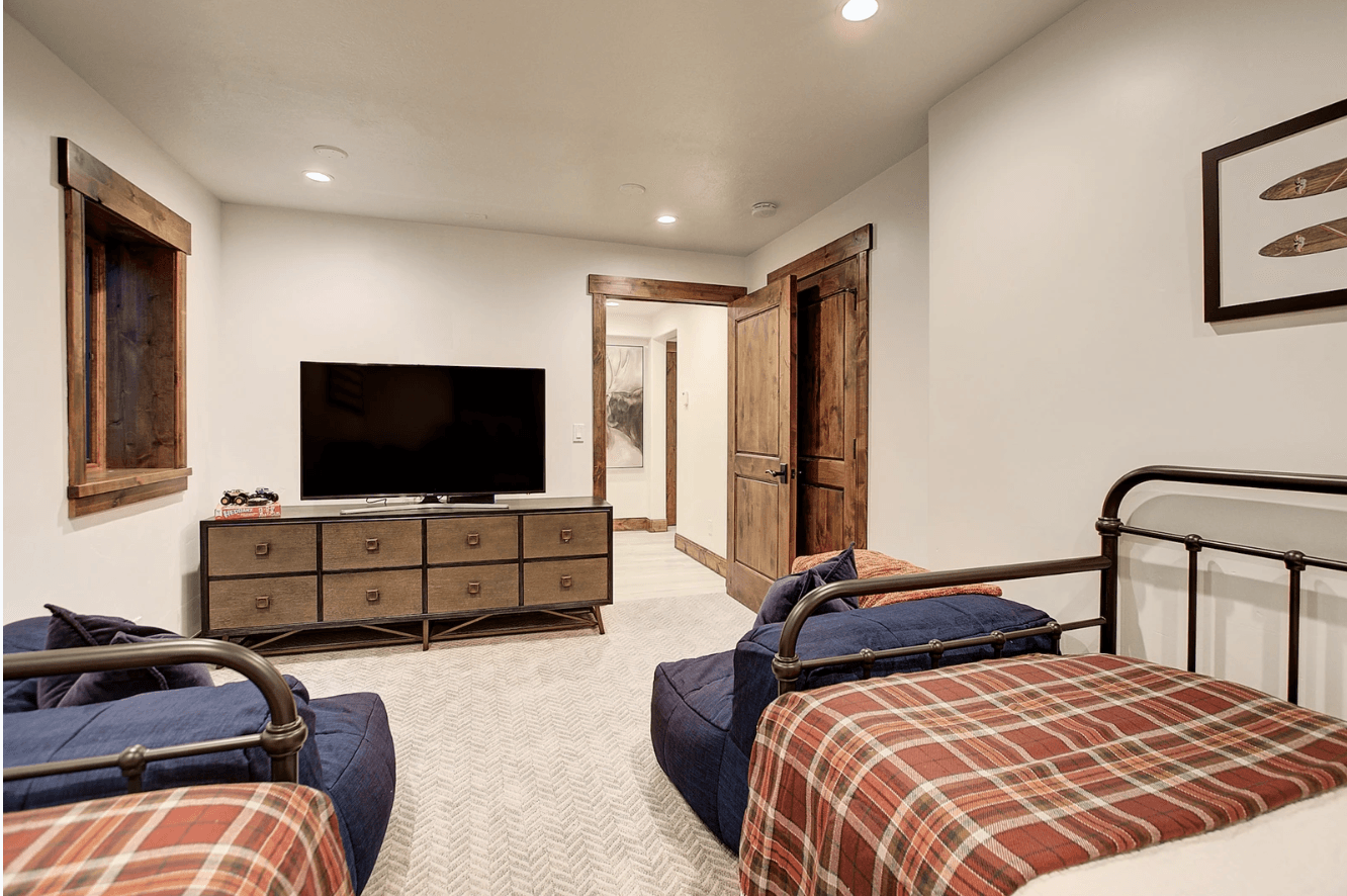 Main Street Escape - Image 19