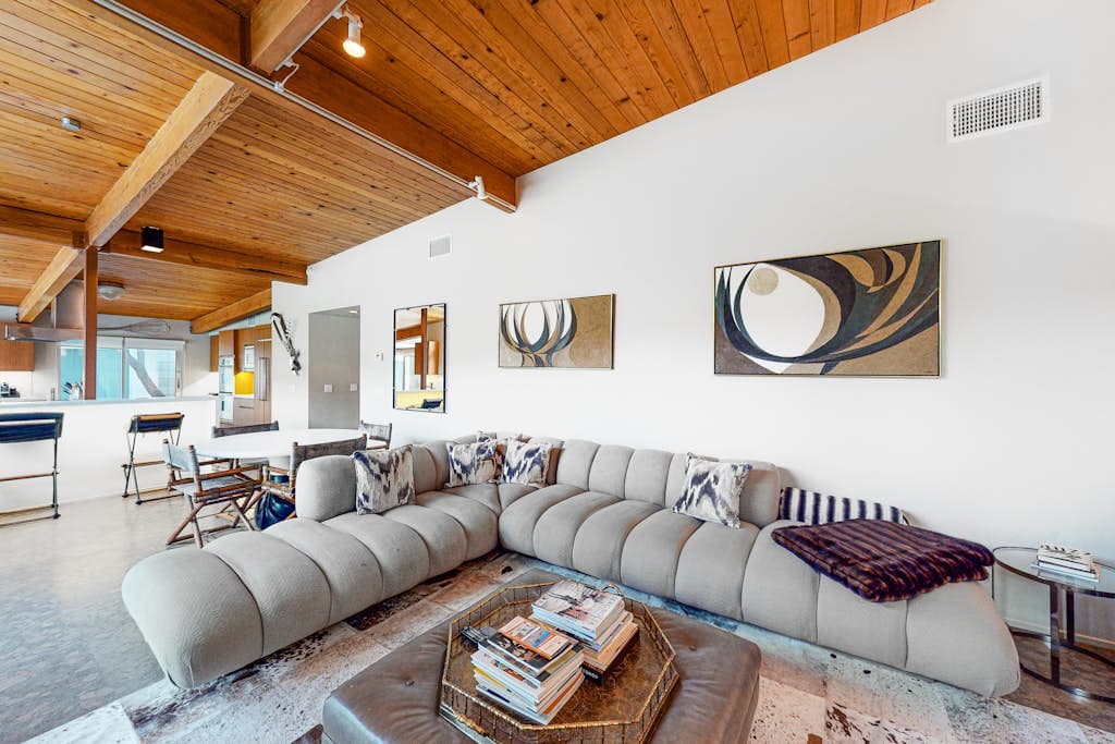 Las Palmas Monte Vista - Image 4