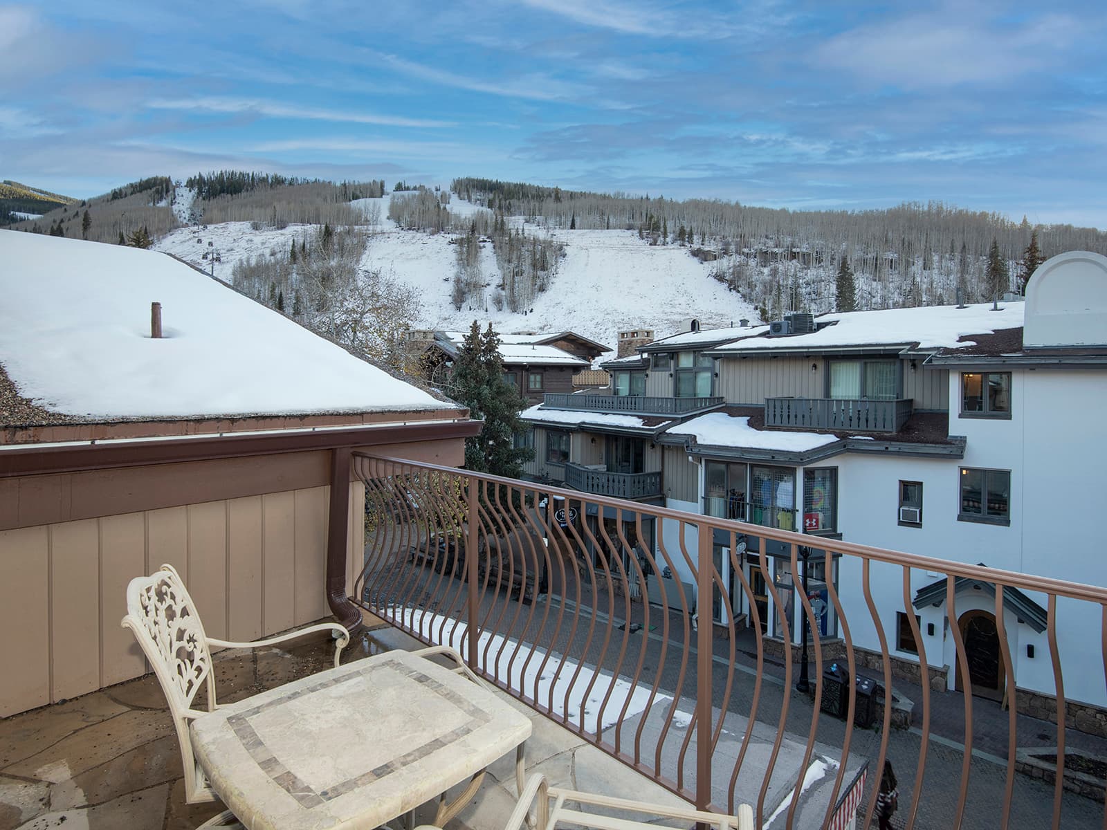 Red Lion Penthouse - Image 33