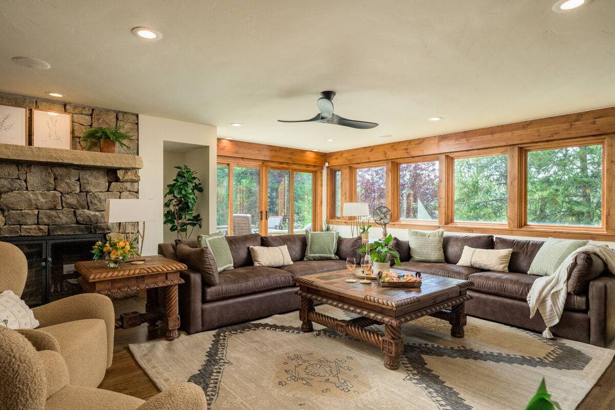 Four Sisters - Image 23