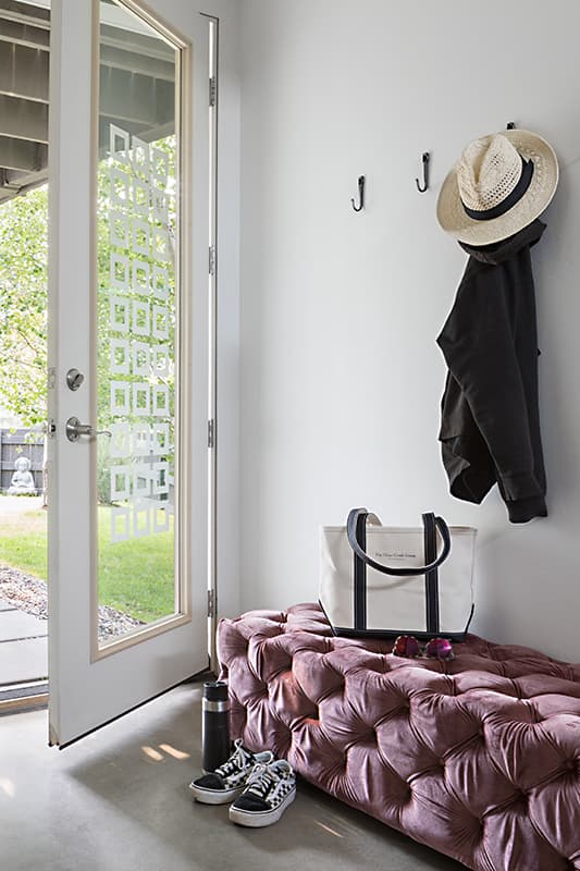 Yellow Mules Home - Image 5