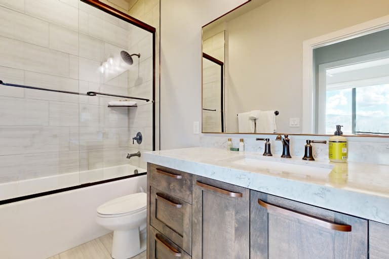 Luxury Hideout Overlook - Image 16