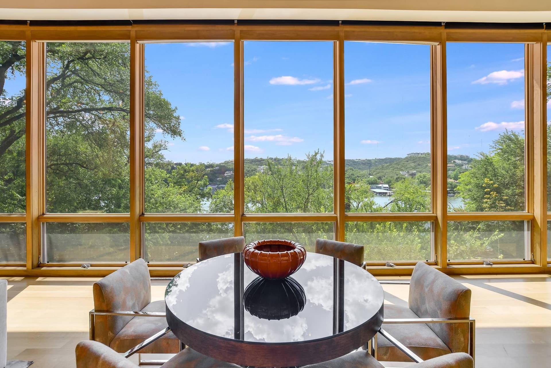 Waterfalls on the Lake Villa - Image 5