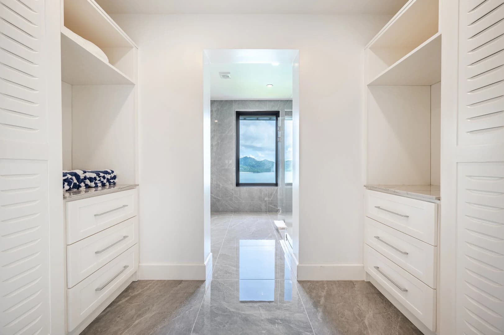 Splendor Penthouse #503 - Image 18