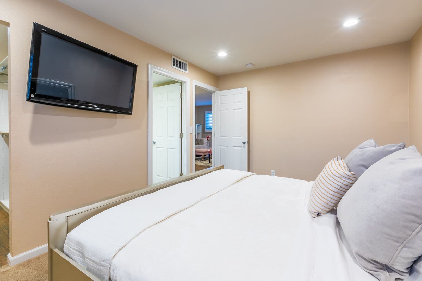 Paradise Escape - Image 23