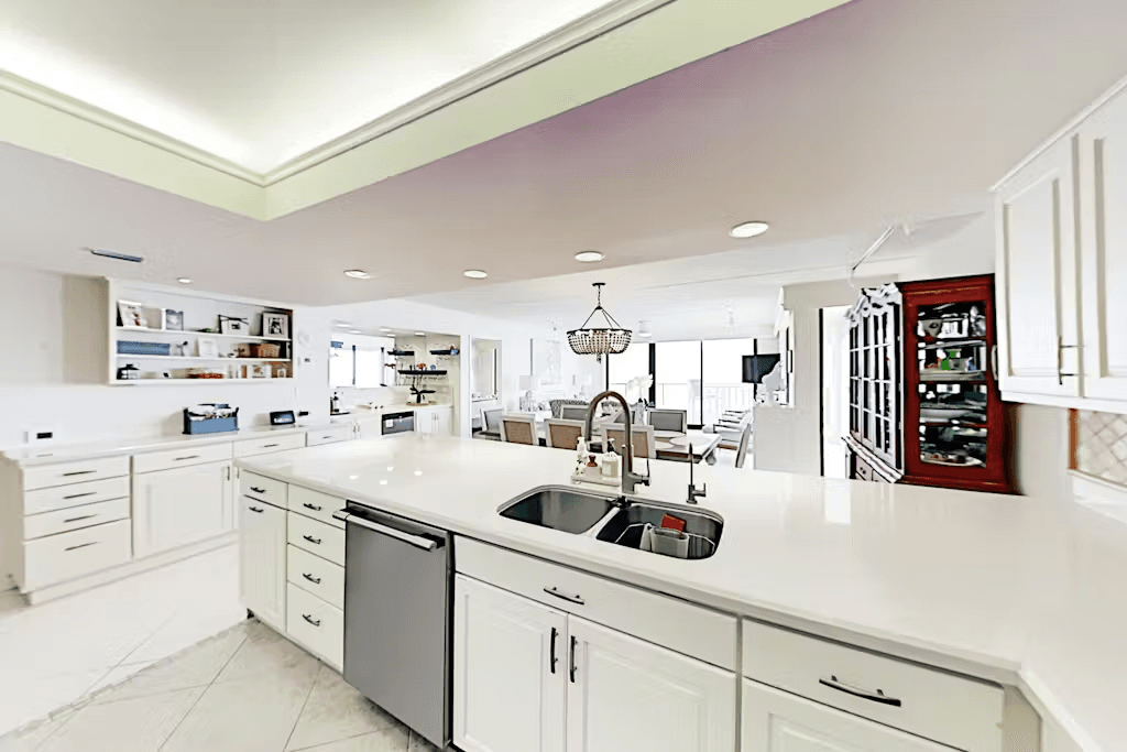 Suntide III Condo #910 - Image 8