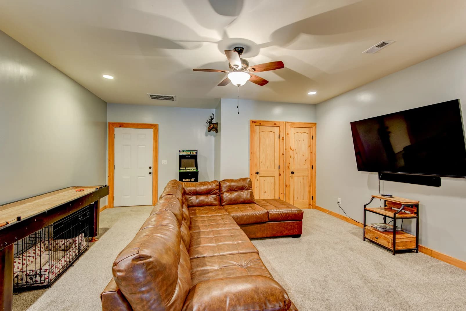 Mountain Range Retreat - Image 26