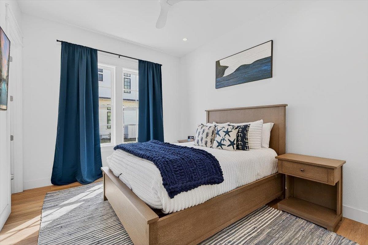 Sunny Shores - Image 22