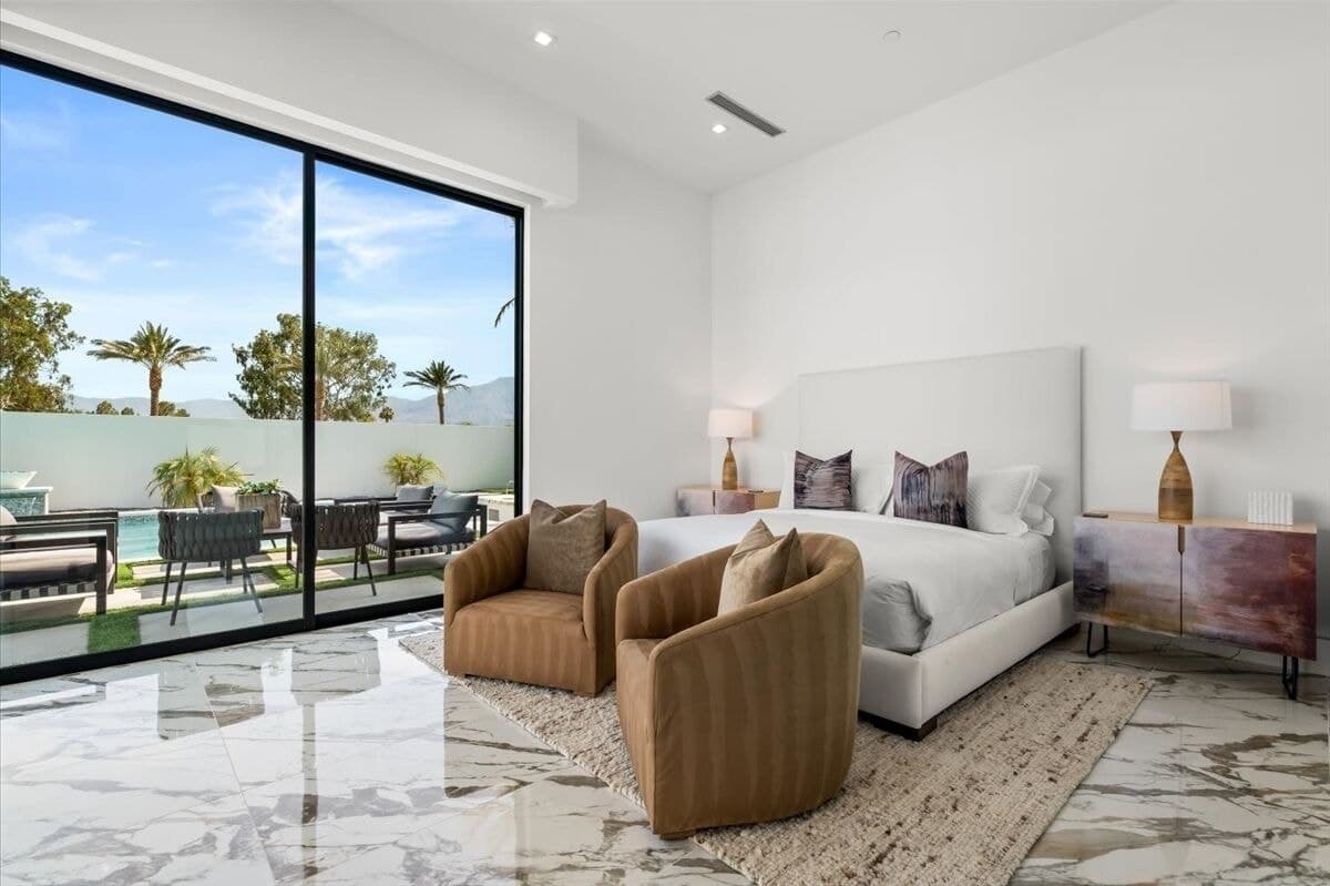 Bravo Villa #11 - Image 18