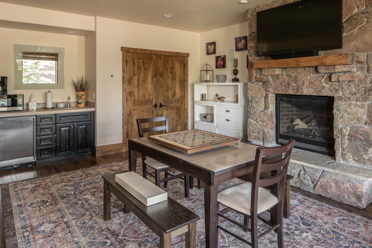 Settlement Cabin - Image 17