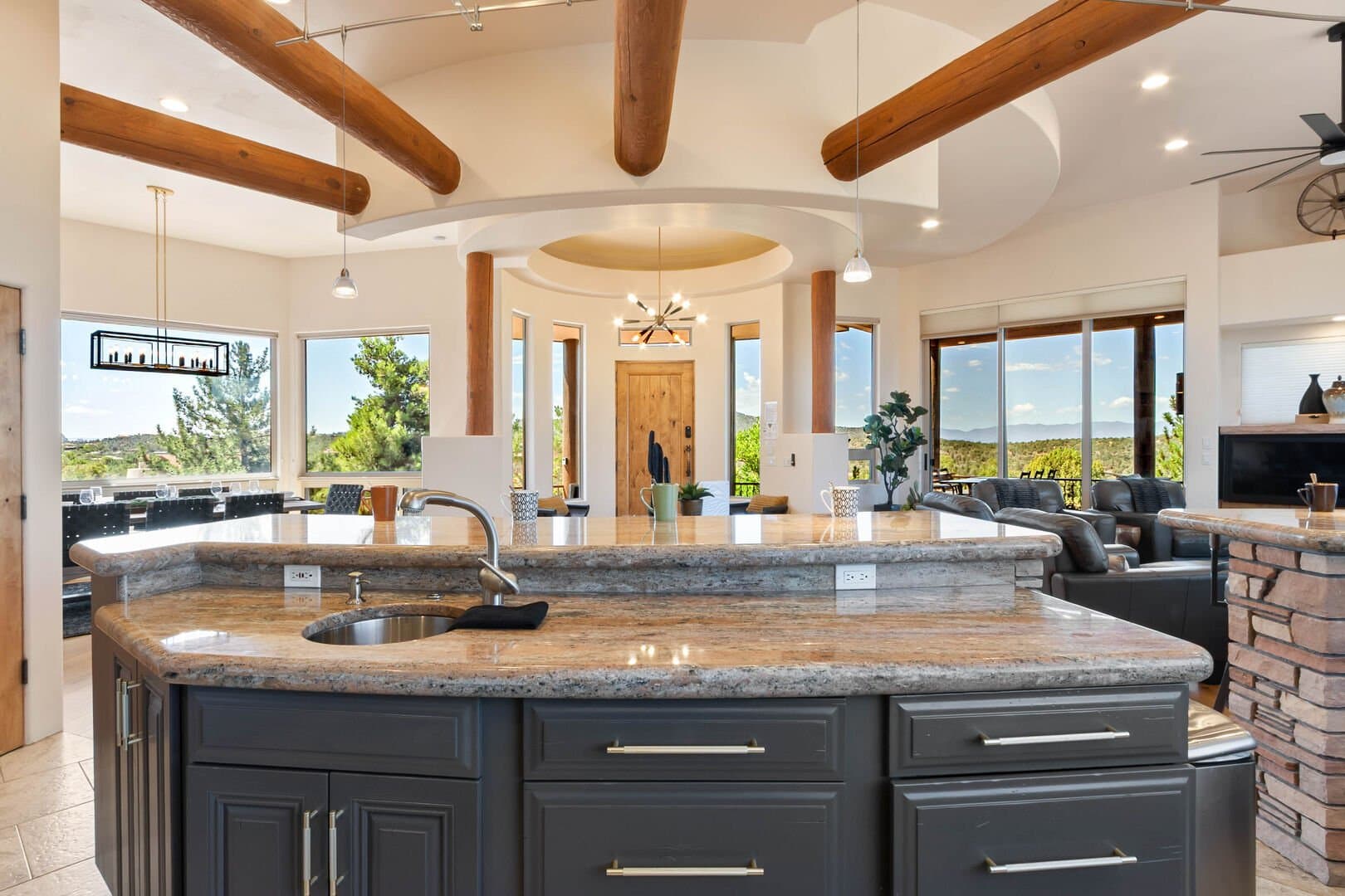 West Chateau - Image 29