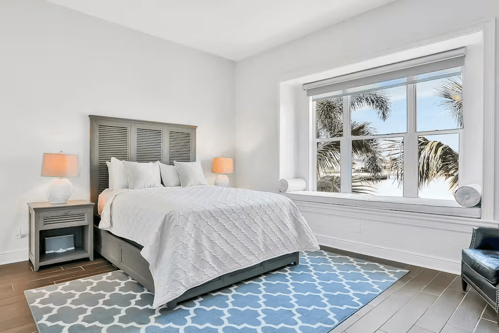 Island Estate Waterfront Villa - Image 11