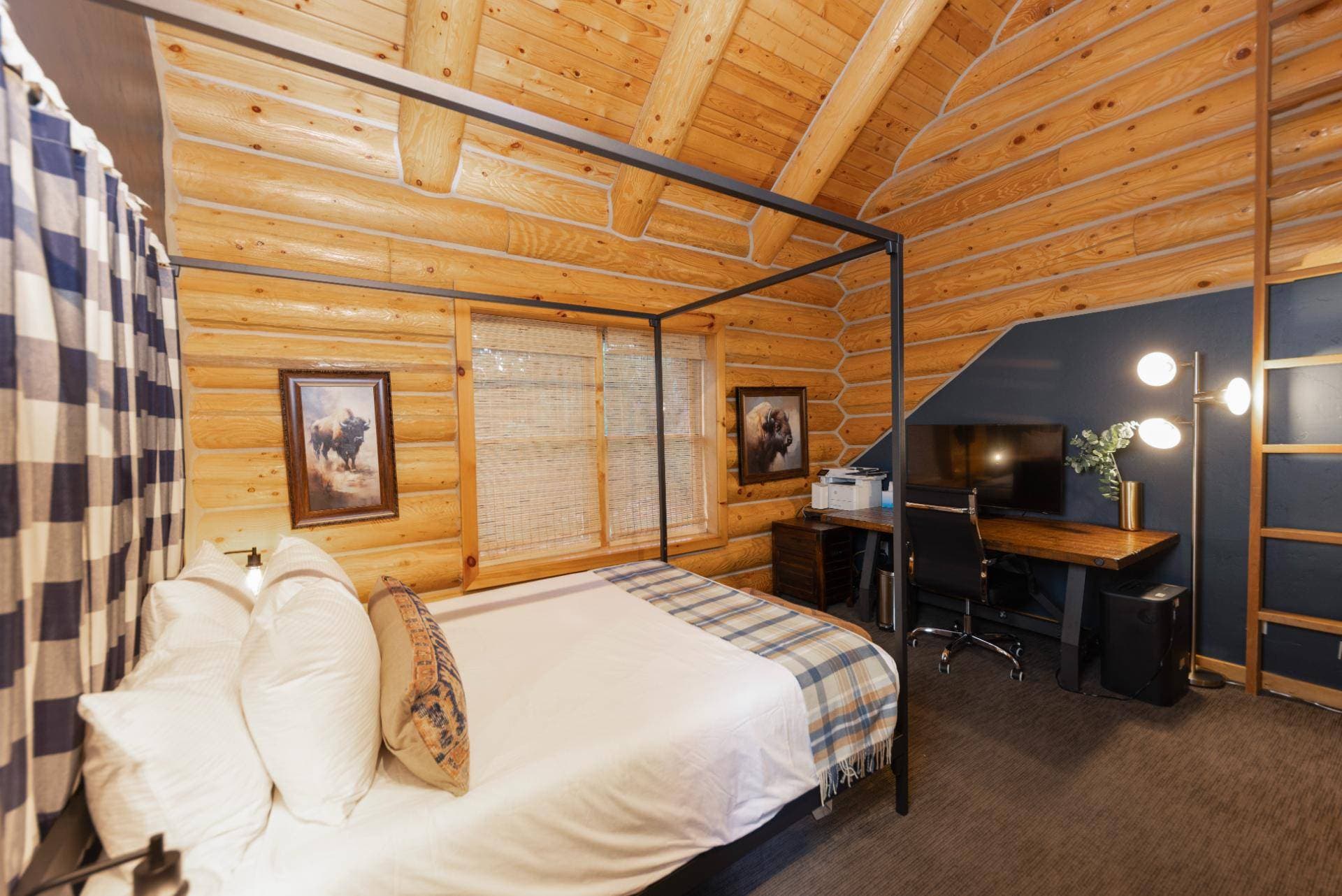 Modern Ski Home - Image 23