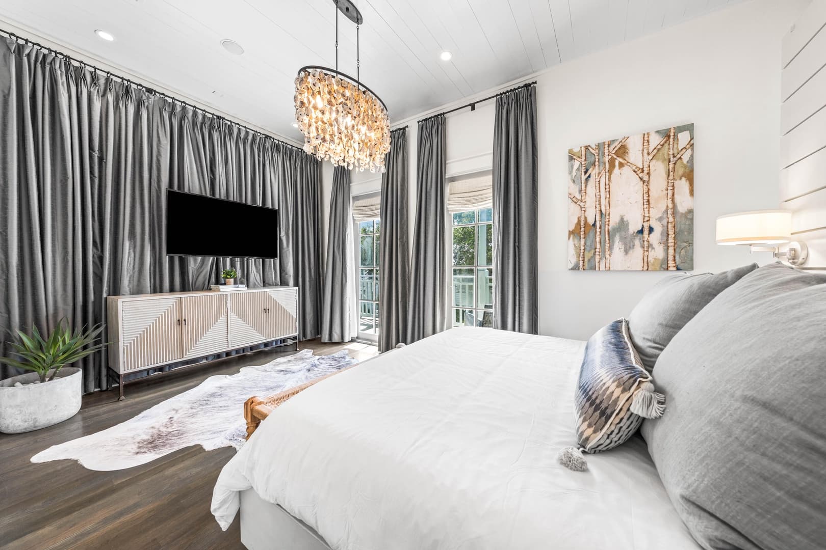 YOLO Cottage & Carriage - Image 11