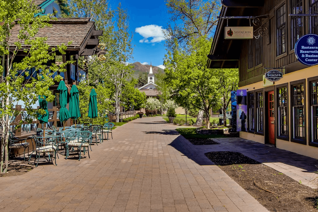 Sun and Ski - Image 25