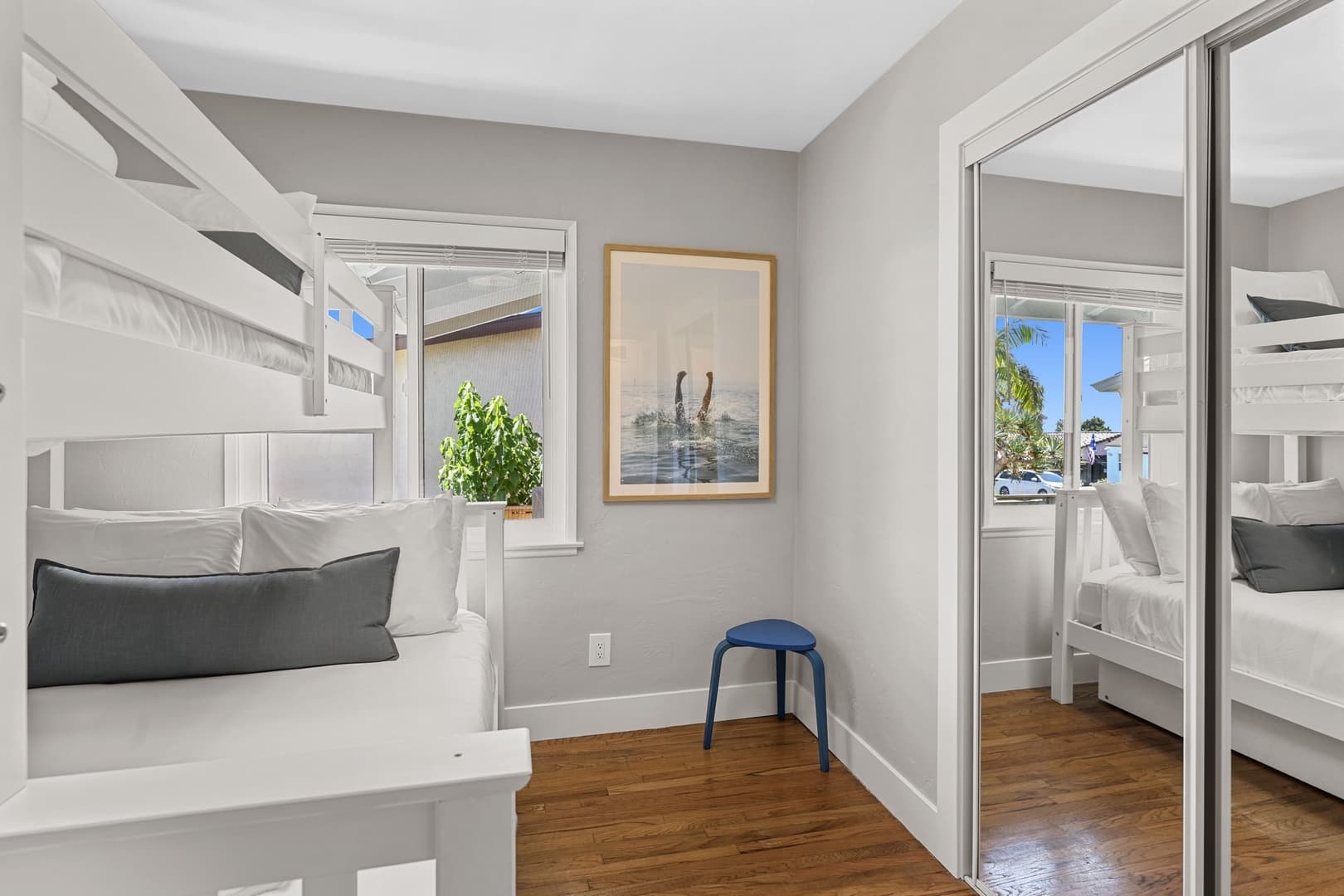 Pacific Beach Retreat - Image 24