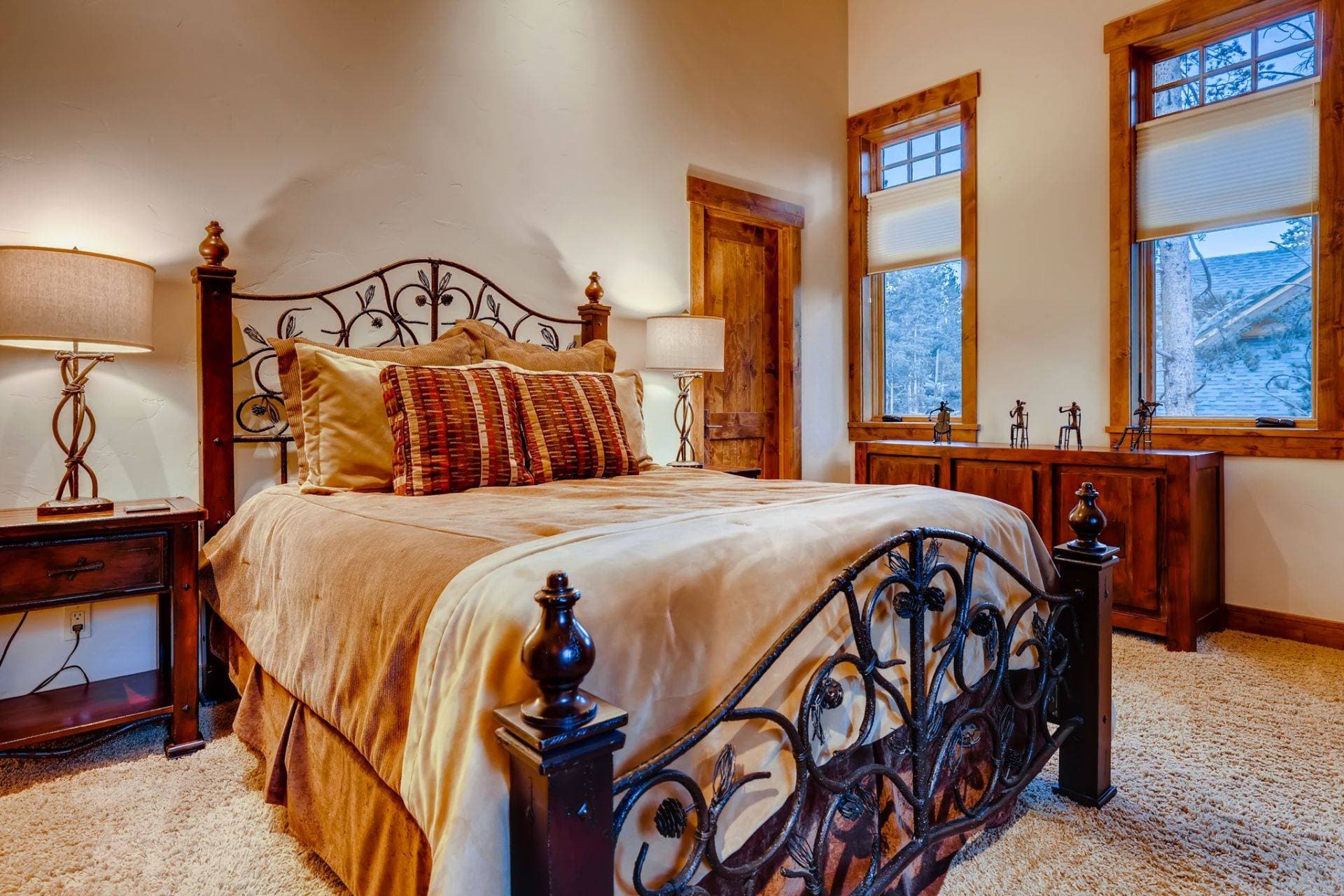 Bear Tracks Lodge - Image 6