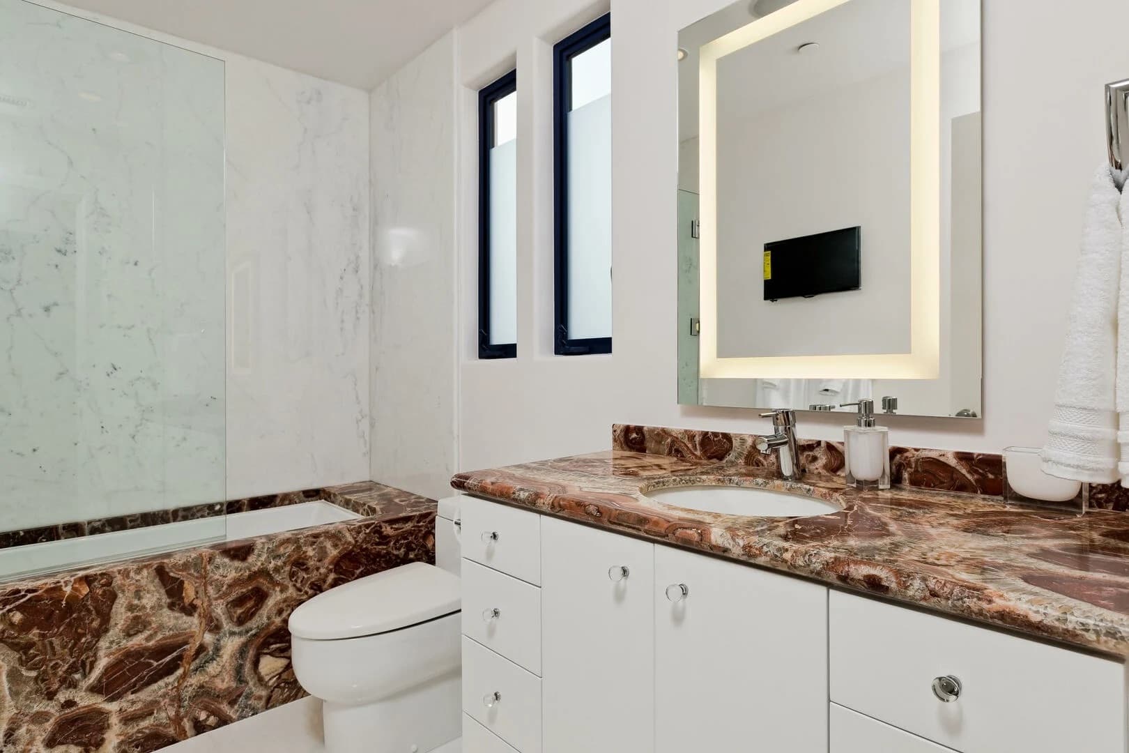 Sea Glass Malibu - Image 36