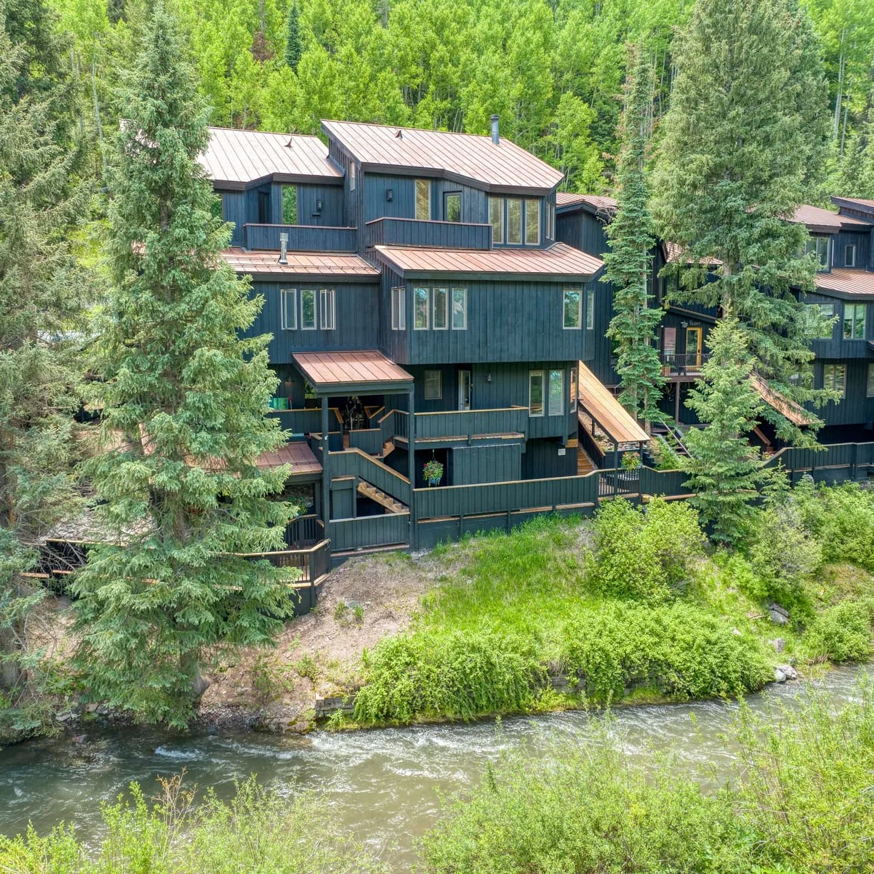 Manitou Riverhouse #115 - Image 1