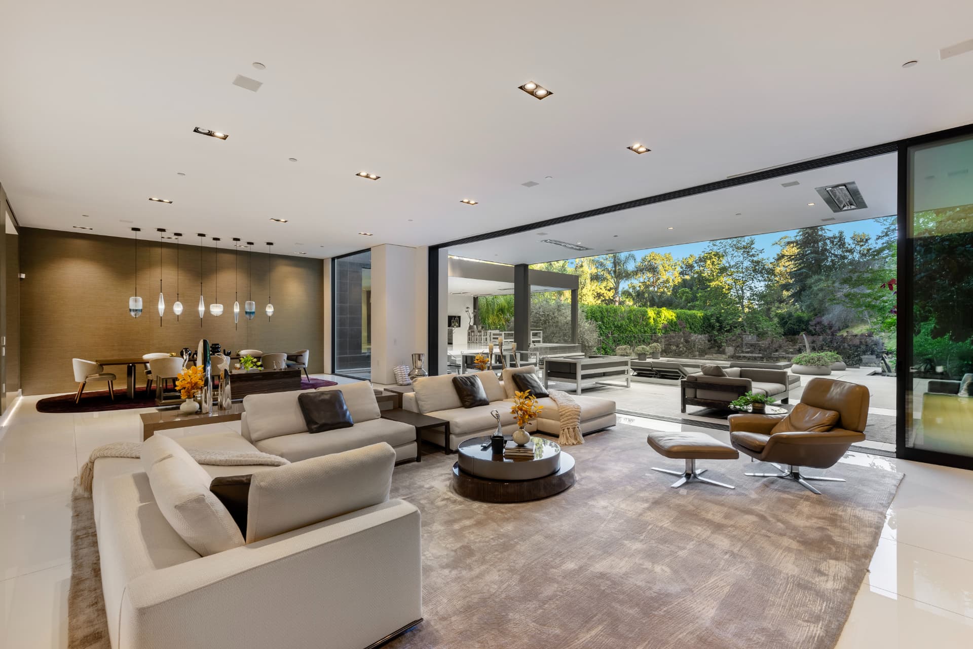 Lago Vista Modern - Image 4