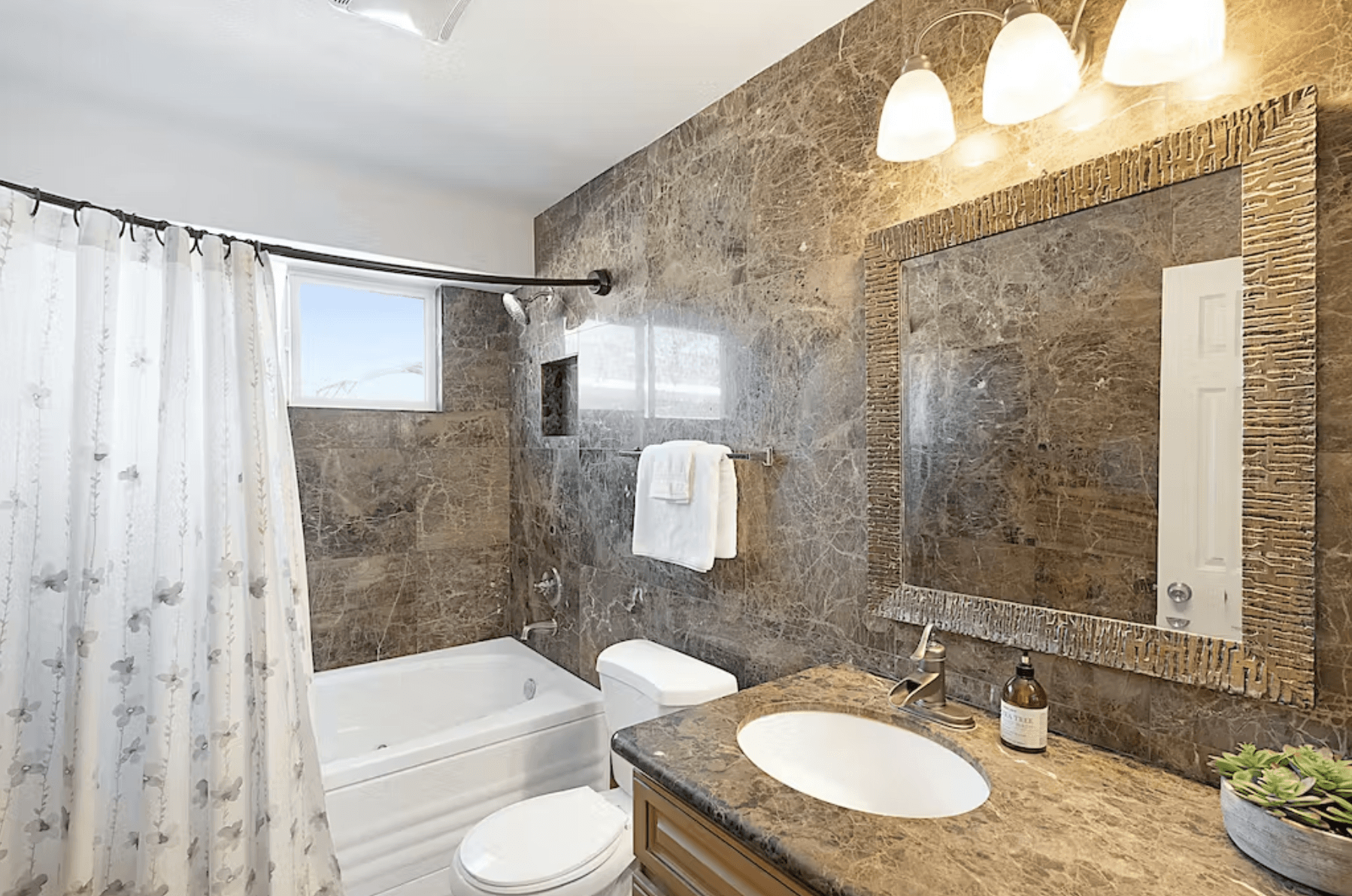 Hotwell Painted Hills Place - Image 25