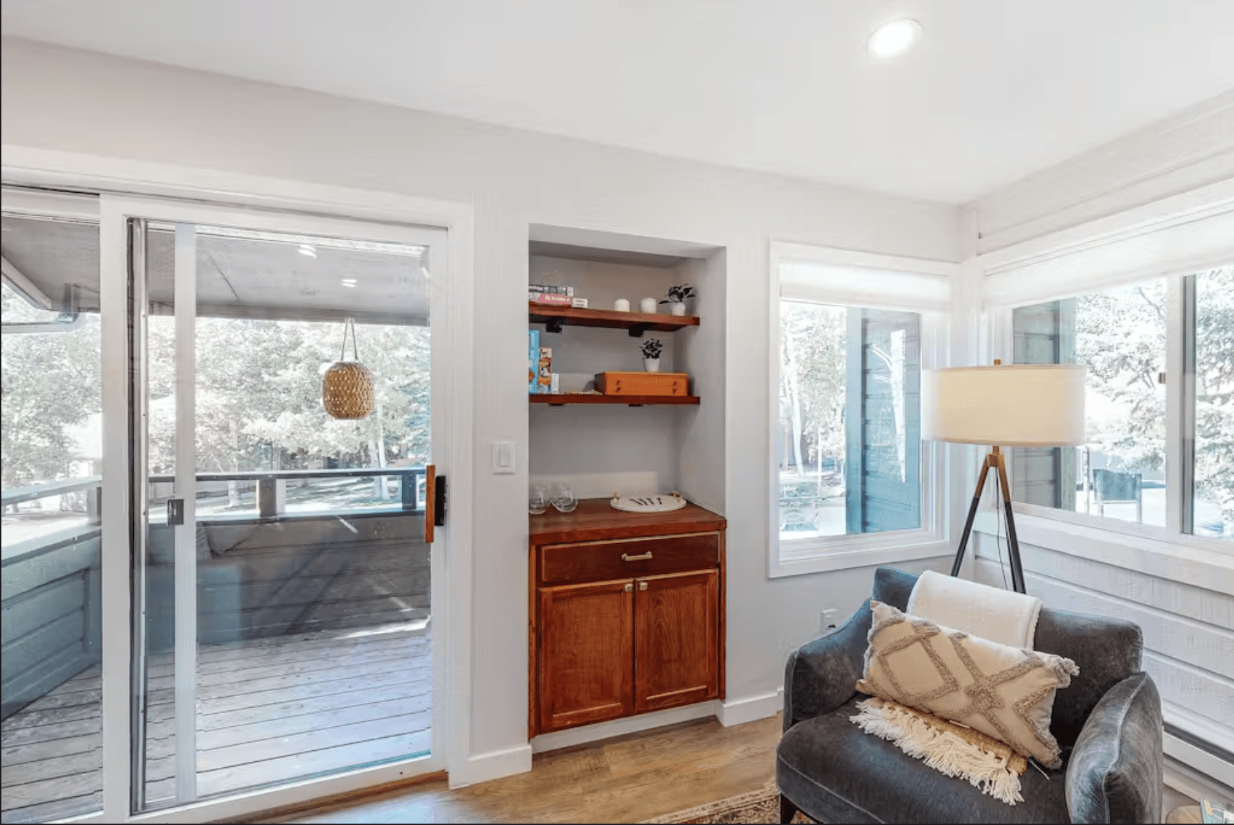 Modern Alpine Getaway - Image 4