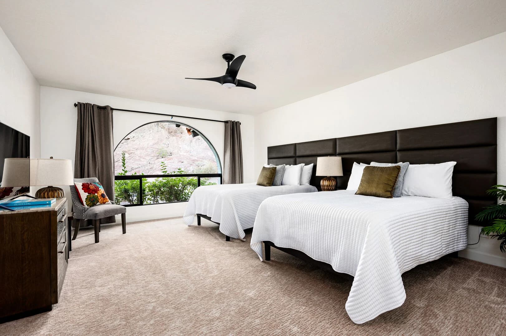 Rock House - Image 26