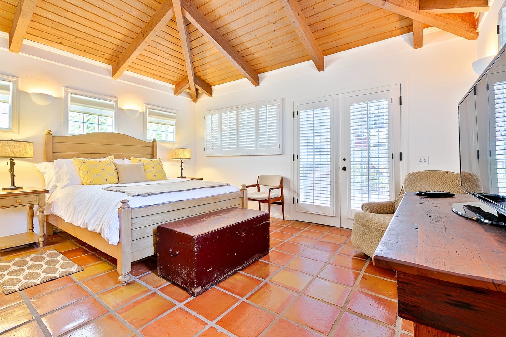 Spanish Palms Home - Image 20