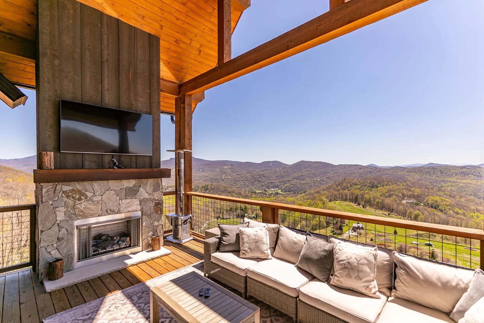 Bear Haven Hideaway - Image 17