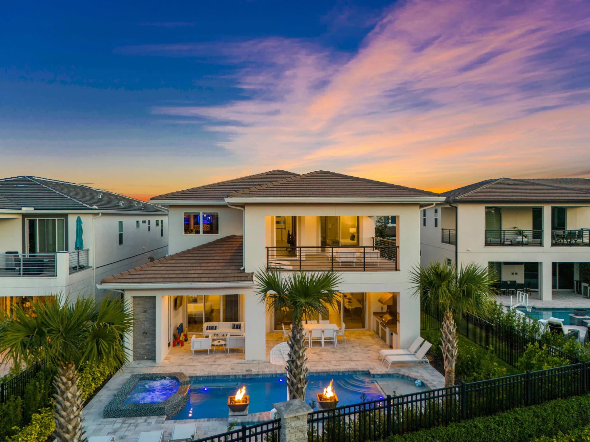 Majestic Club Mansion - Image 1