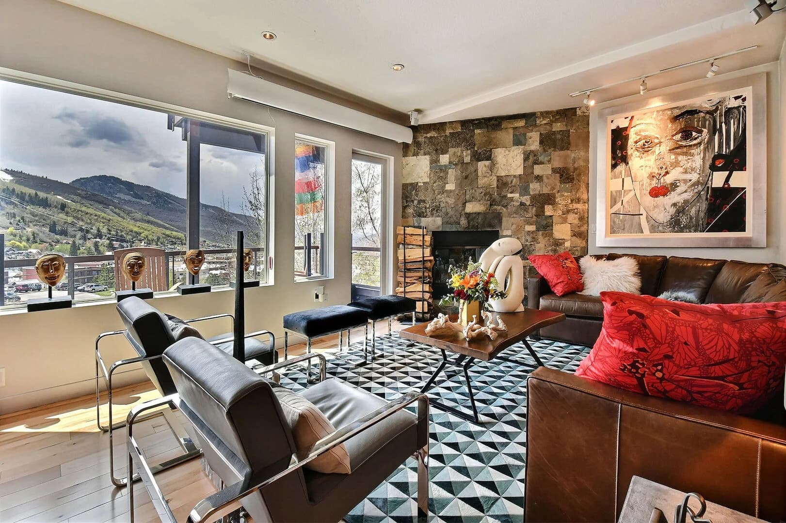 Main Street Retreat - Image 1