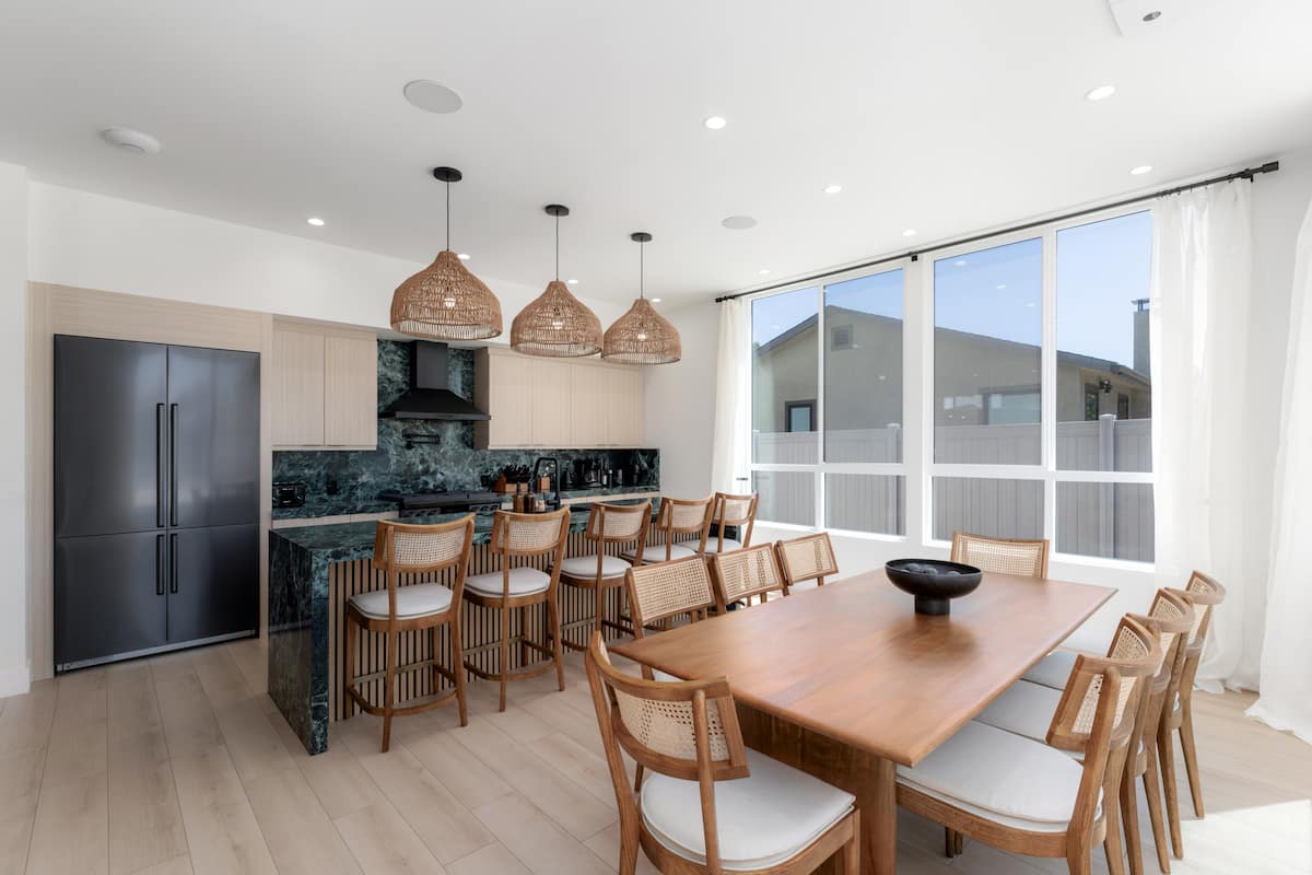 Ocean View Poolside Retreat - Image 5