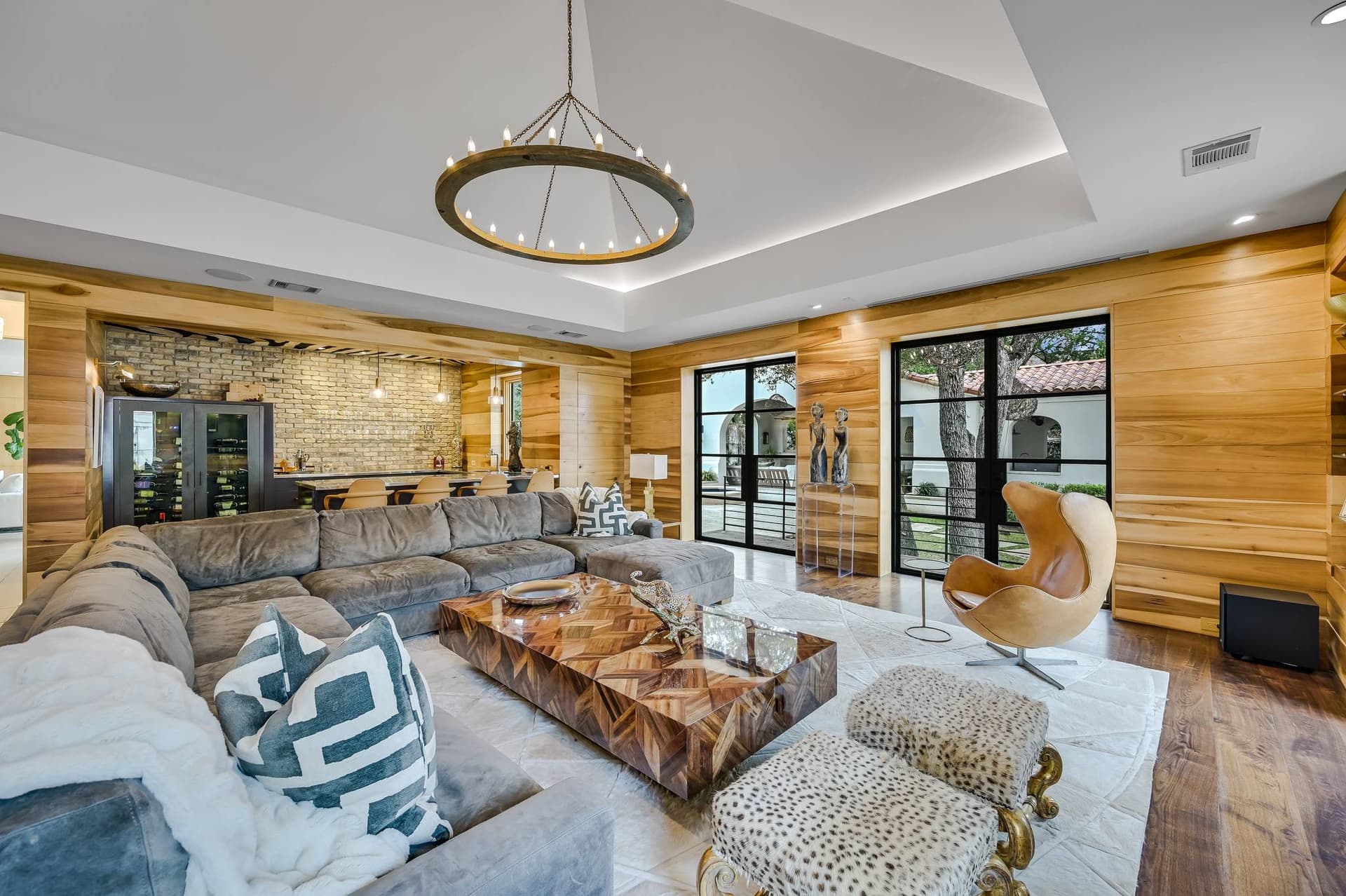 Austin Splendor - Image 19